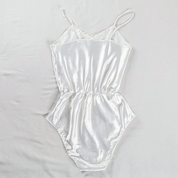 VTG White Lace Trim Satin Teddy Cinch Waist Romper - Picture 3 of 10